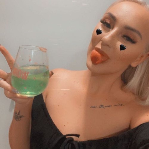 Fanbase profile picture for @celine