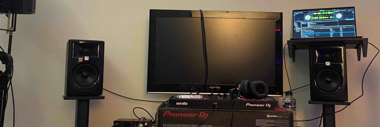 Fanbase banner for @AP