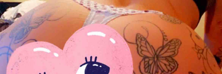 Fanbase banner for @peach