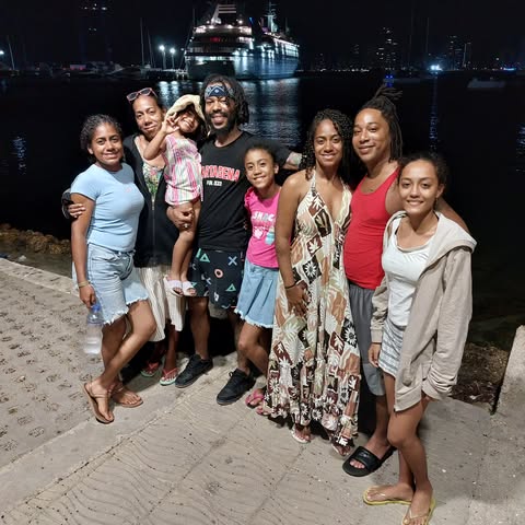 @keri.steel Fanbase Videos, Audio, Live Streams and More!